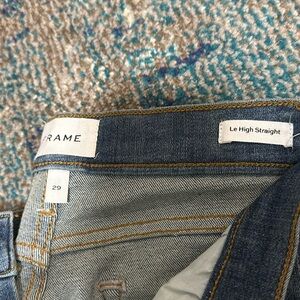 FRAME JEANS | SUPER STRETCH DENIM | HIGH RISE
STRAIGHT LEG | CROPPED